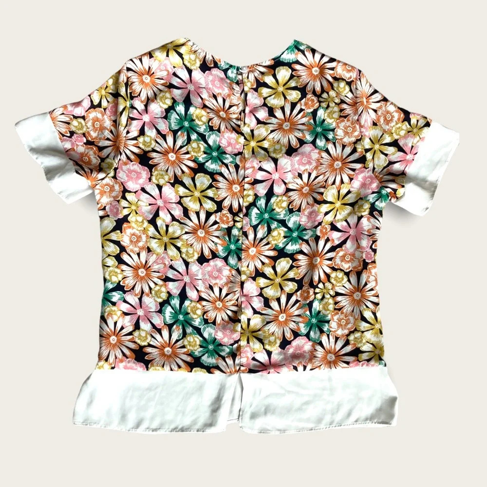 EUC Banana Republic short sleeve daisy pattern blouse size Small - Picture 2 of 6